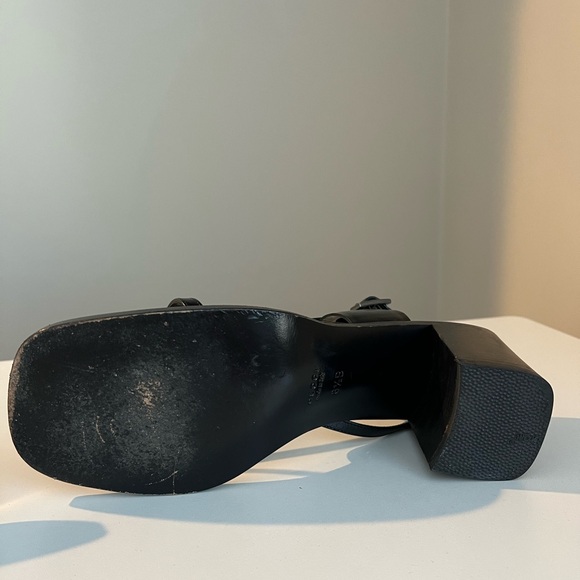 Gucci Sandals in Black (US 8.5) - Picture 12 of 13